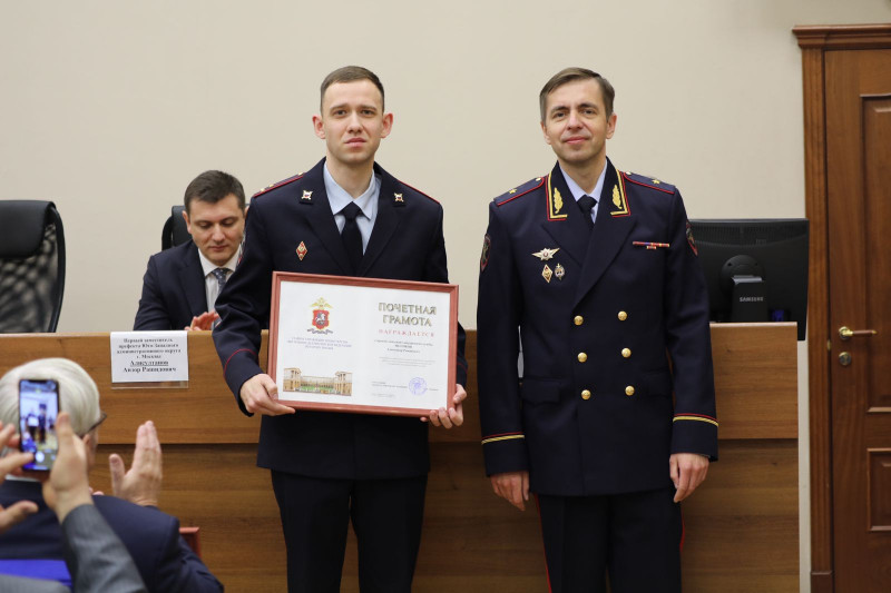 Александр Дзиов через доверенных лиц поздравил легенду